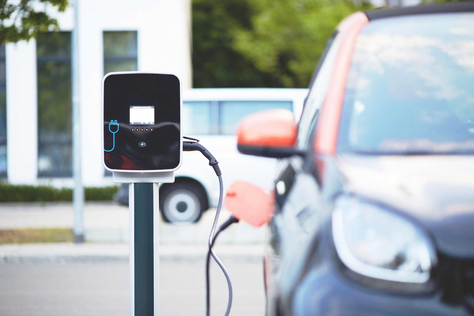 Avancer vers une mobilité zéro carbone : déployer l'électrique 